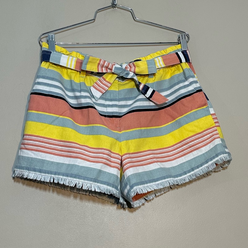 Loft  || Woman’s multi color belted shorts  size 8